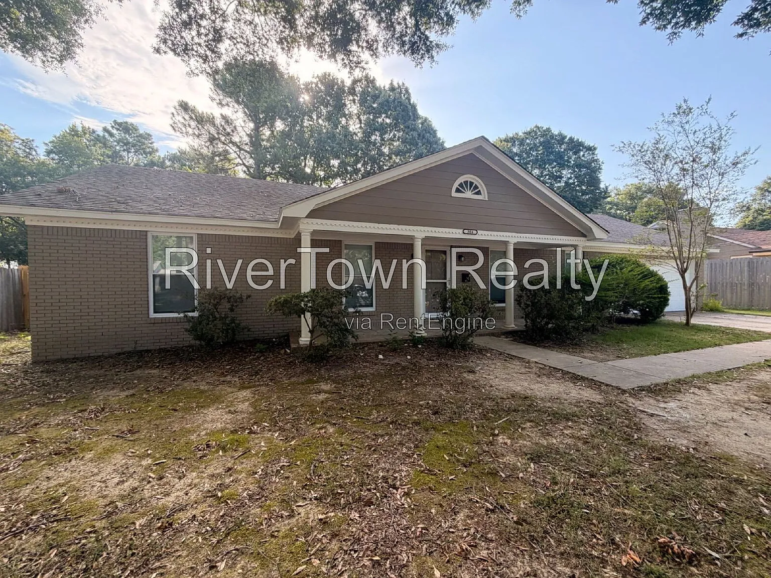 3 bed, 2.0 bath, 1466 sqft, $2,195 — Photo 2