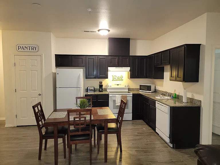 Artesia Apartments — Photo 5