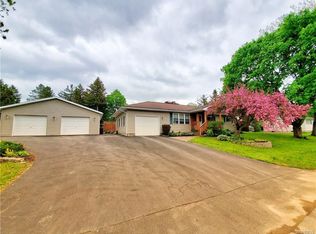 5437 Pinecliff Dr, West Valley, NY 14171