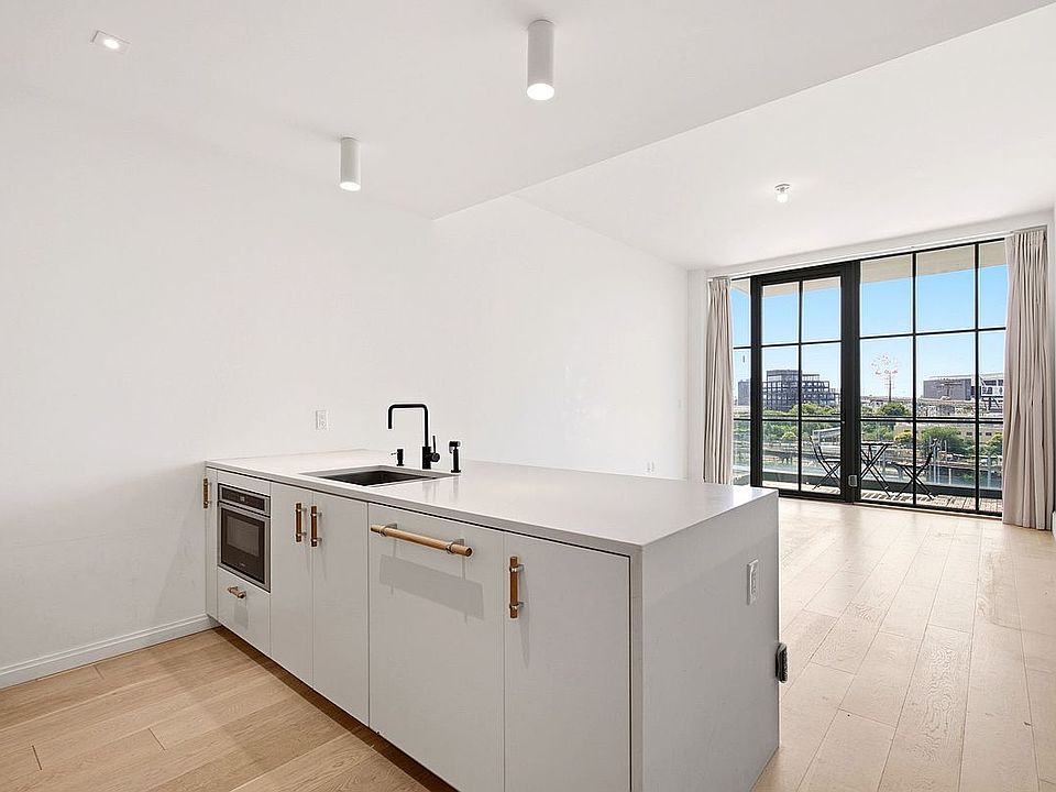 1st image of 2218 Jackson Ave #711