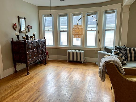 Double Parlour - Dining area