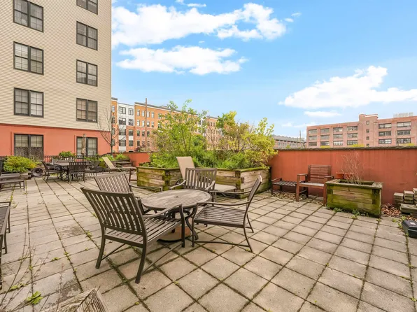 830 Monroe Street image 5 of 24