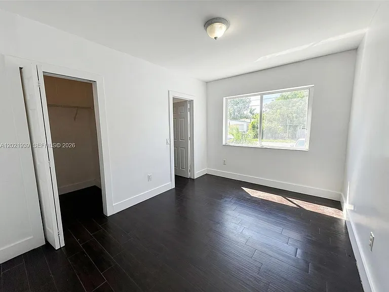 1040 NW 3rd Ave #5 — Photo 8