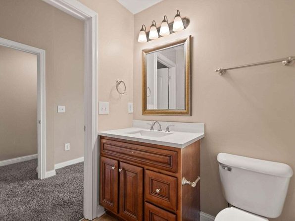 lexington-kentucky-446956486 picture