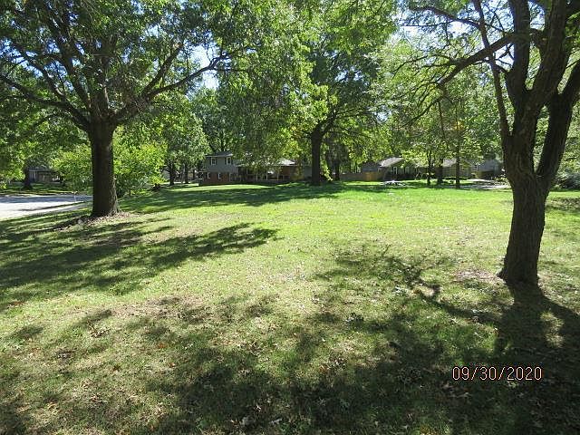 2nd image of 1101 S Clairborne Rd