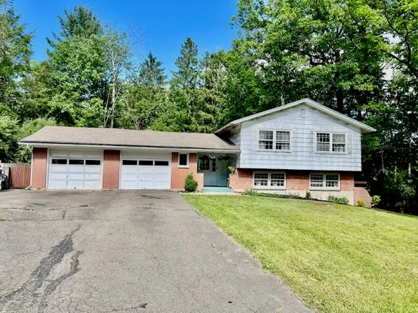 20 Sunnyside Dr, Owego, NY 13827