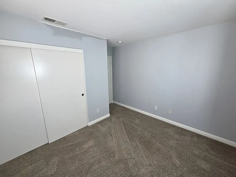 1467 Normandy Dr — Photo 15