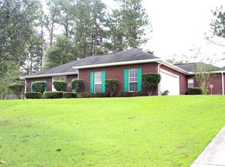 610 Lucky Leaf Dr, Hattiesburg, MS 39402