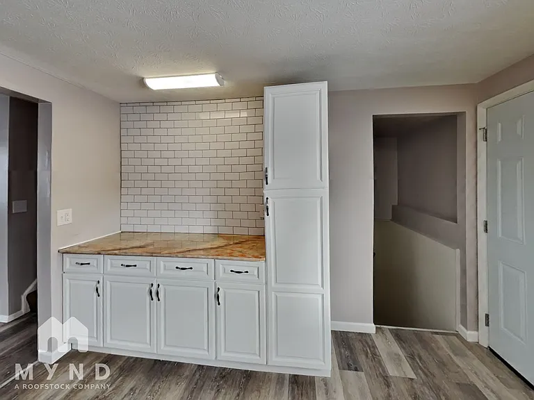 2270 Cardston Dr — Photo 8