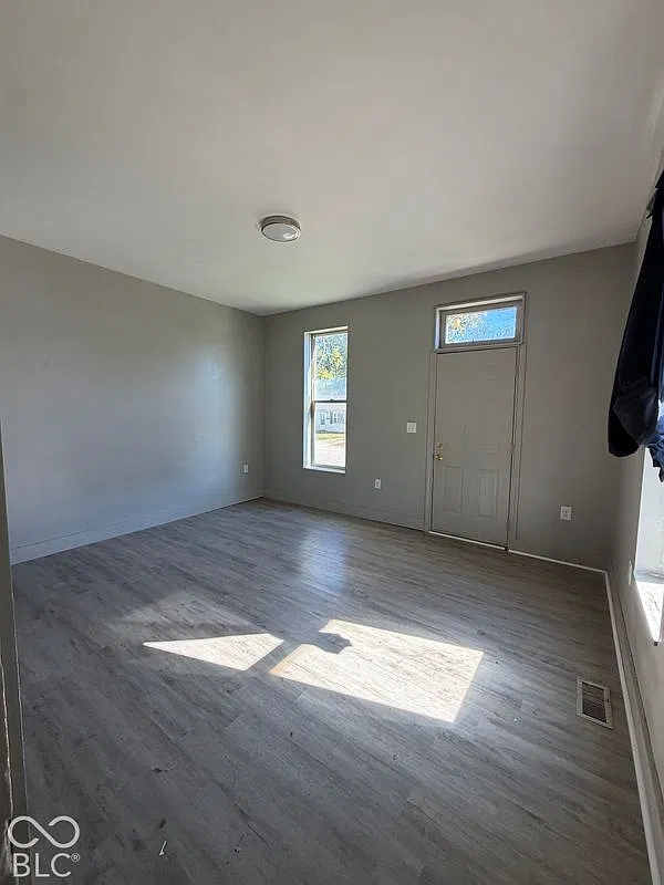 3 bed, 1.0 bath, 1407 sqft, $1,400 — Photo 2