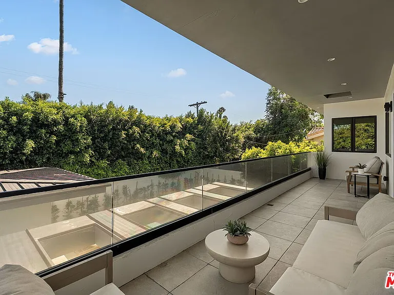 14812 Morrison St — Photo 54