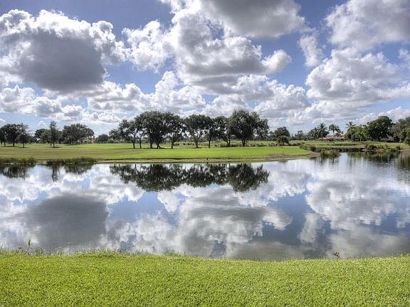 Home For Sale In Pga National