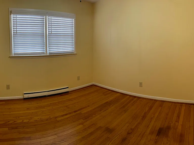 280 Montague Rd — Photo 15