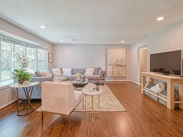 13914 Saint Marys Ln — Photo 1