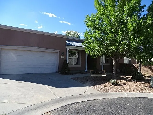 3 bed, 2000 sqft, $2,700 — Photo 1
