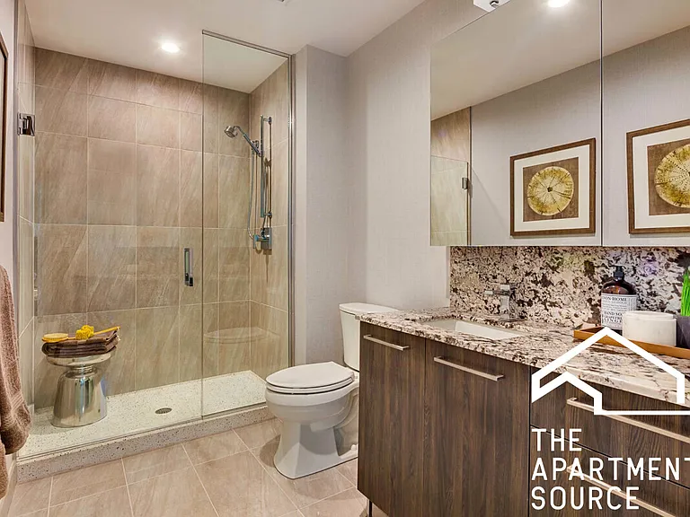 748 N Hudson Ave #8 — Photo 5