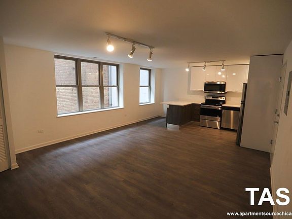 2nd image of 940 W Winona St #207