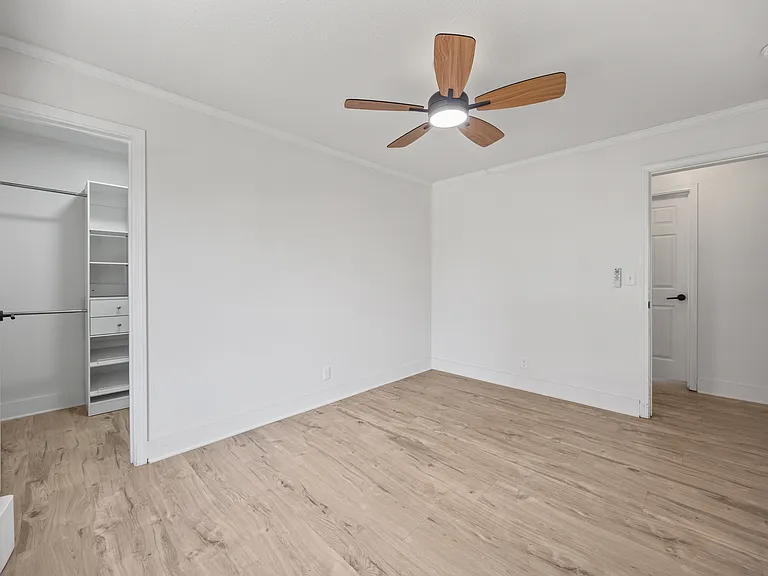 3057 Fountainview Ave — Photo 32