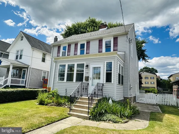 77 W Broadway Ave, Clifton Heights, PA 19018