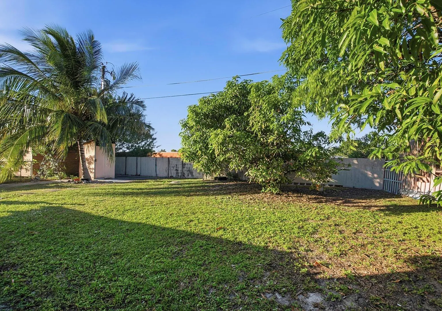 4 bed, 2.0 bath, 2198 sqft, $3,500 — Photo 3