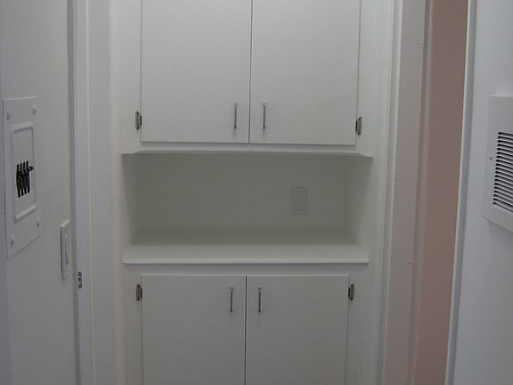 5th image of 2320 Virginia Ave APT 03