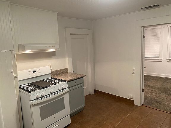 2nd image of 1584 N San Pablo Ave