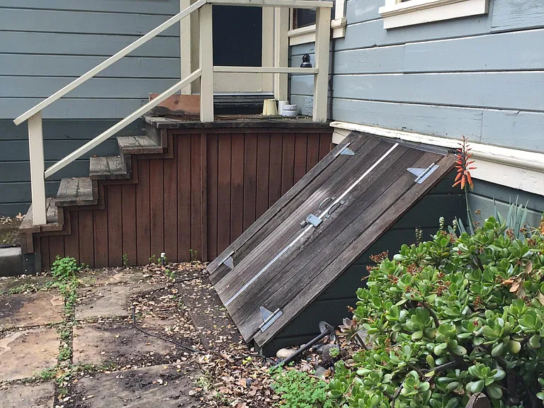 518 Byron St — Photo 3