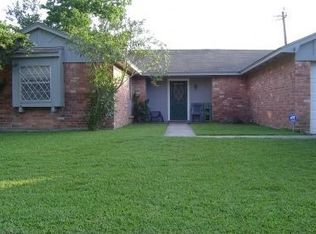 2447 Heritage Bend Dr, Webster, TX 77598