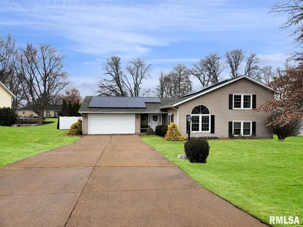 316 Pinecrest Dr, Metamora, IL 61548