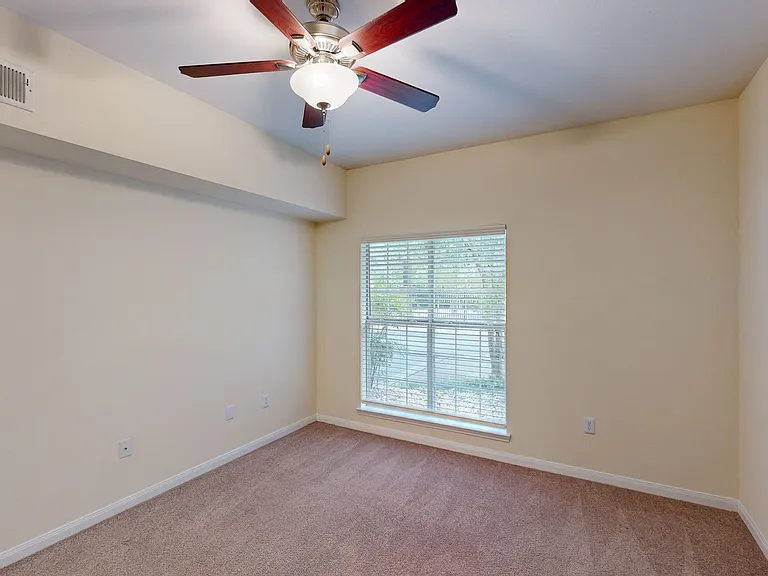 The Carriage Homes at Wyndham — Photo 38