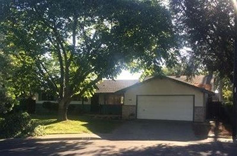1st image of 568 Willis Ct