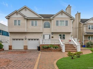 433 Atlantic Ave, Freeport, NY 11520