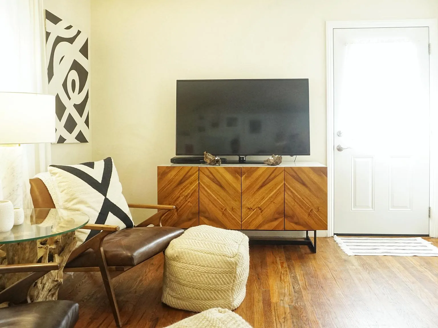 2 bed, 1000 sqft, $3,100 — Photo 2