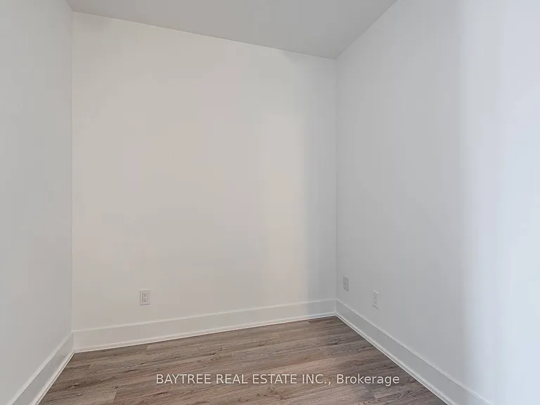 1 Belsize Dr #424 — Photo 5