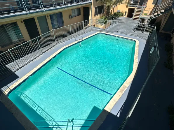 6320 Whitsett Ave #2, North Hollywood, CA 91606