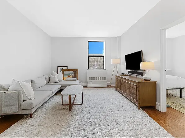 154 W 70th St, New York, NY
