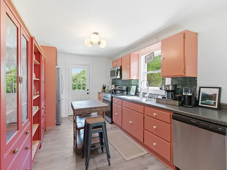 926 Idlewild Dr — Photo 7