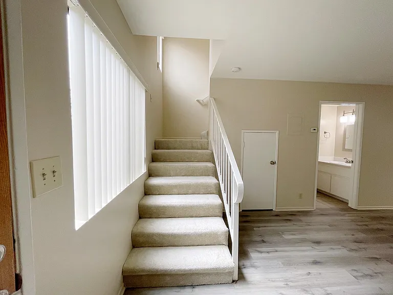 1206 Viola Ave — Photo 11