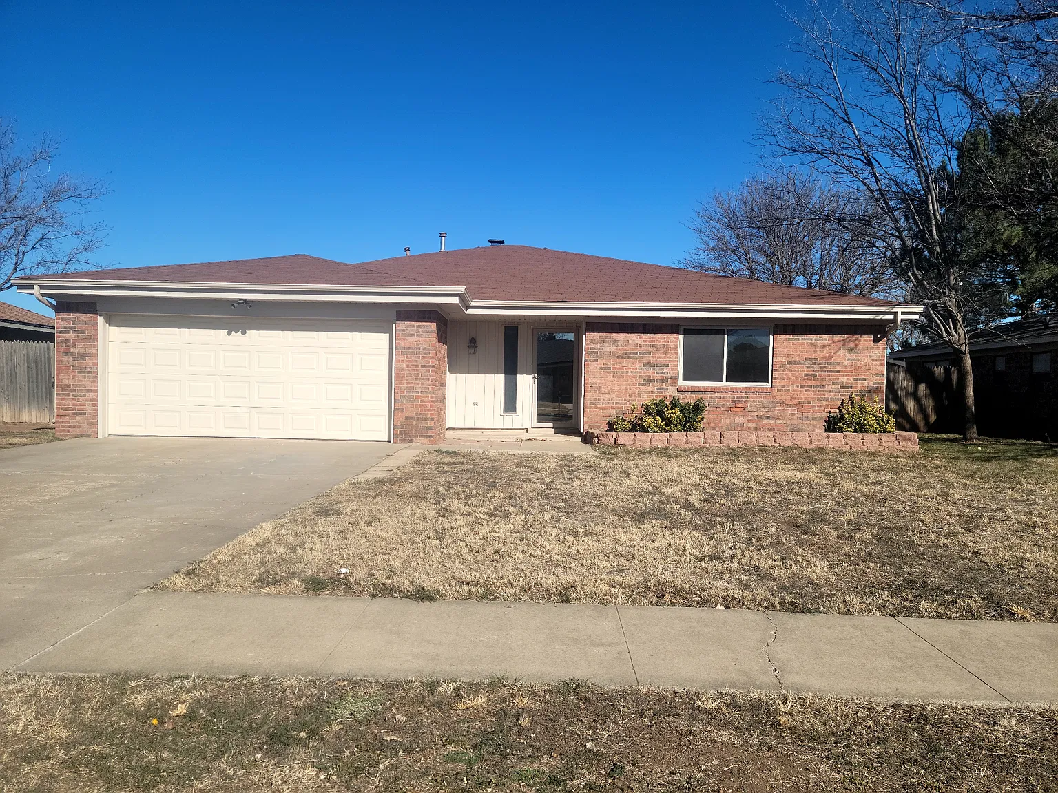 3 bed, 2100 sqft, $1,800 — Photo 2