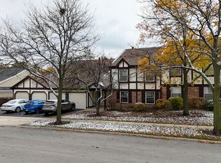 25 Illinois Ave UNIT M1, Schaumburg, IL 60193