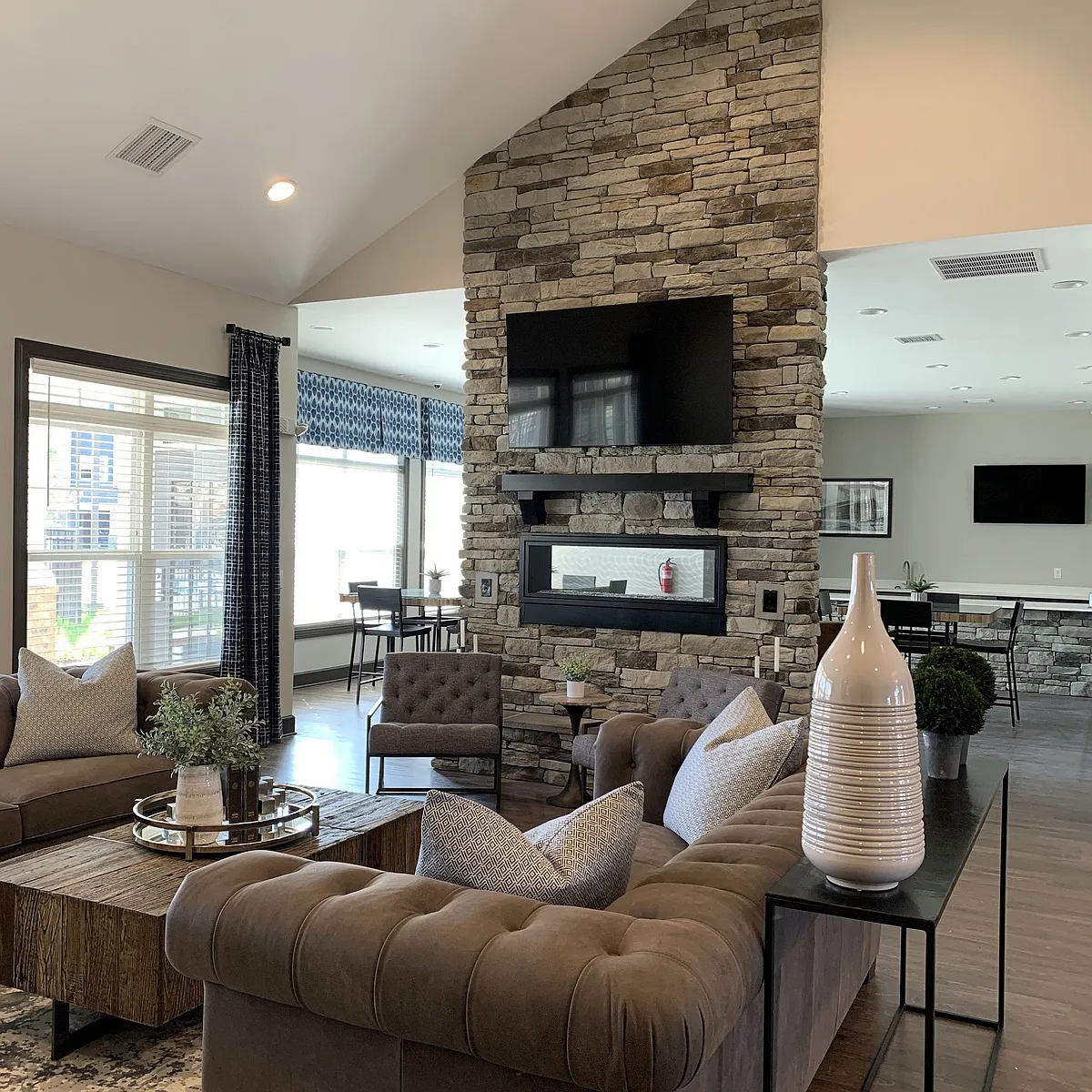 Building Photo - Anthem at Creekside