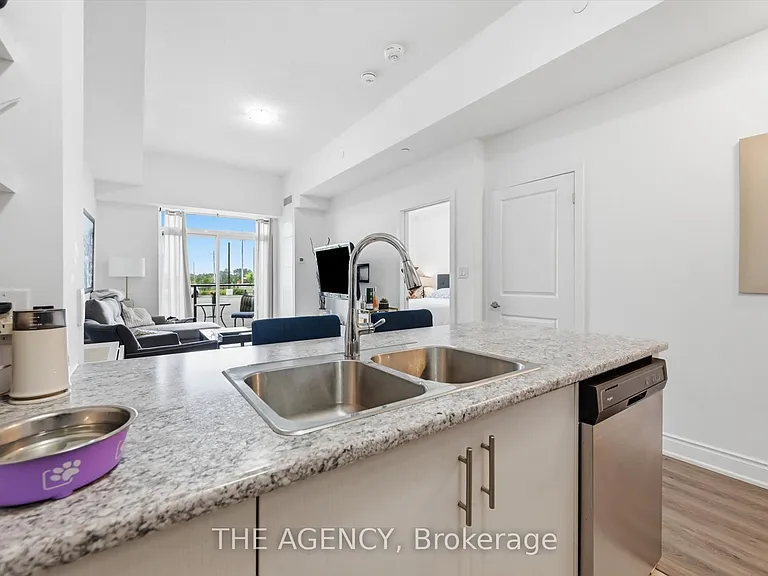 450 Dundas St E #101 — Photo 9