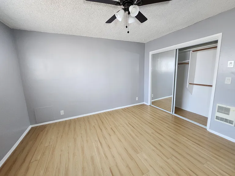 425 N Hobart Blvd — Photo 55