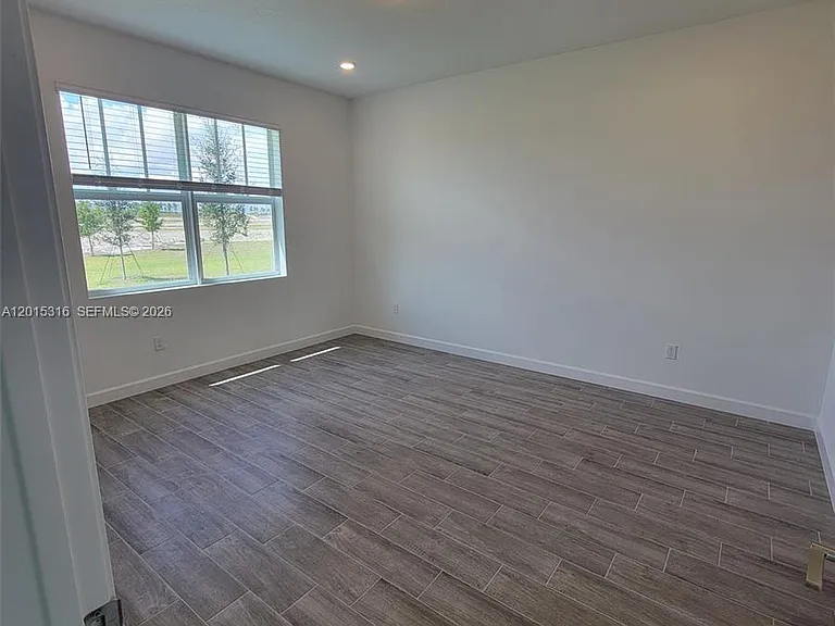 1689 Whistlegrass Ln — Photo 16