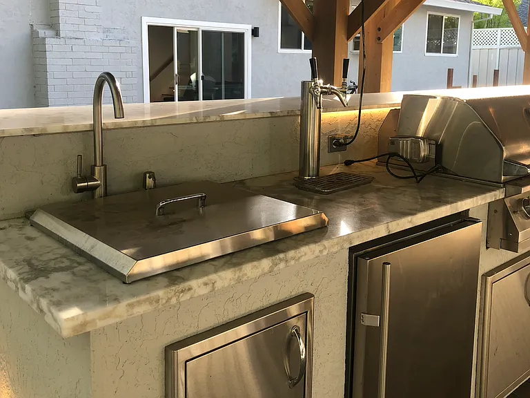 Outdoor Kitchen