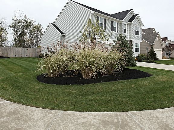 3rd image of 1462 Easton Way