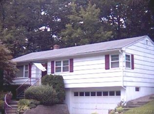 22 Kindle Ln, Derby, CT 06418