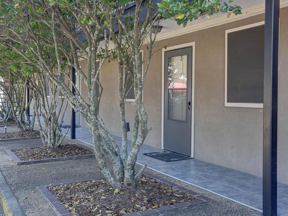 1st image of 730 S Lewis St APT 1