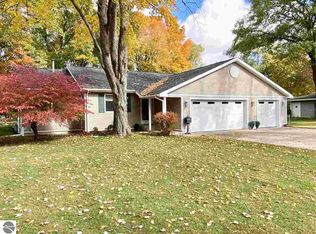 7057 E 30 3/4 Rd, Cadillac, MI 49601