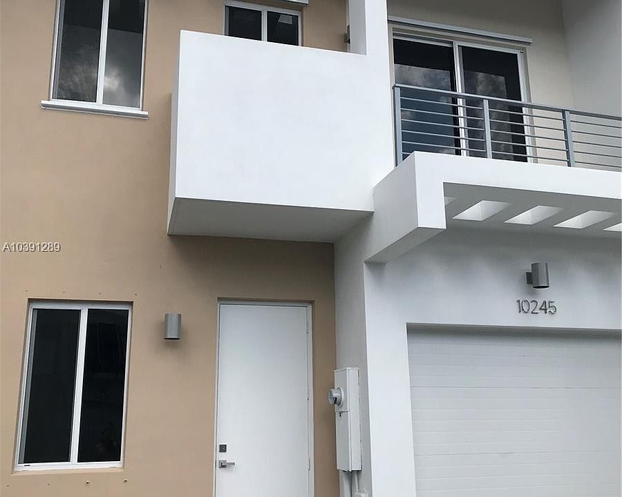 1st image of 10245 NW 71st Ter